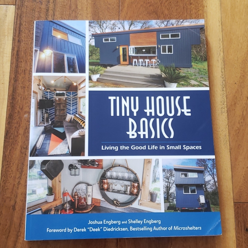 Tiny House Books - Picture 3 of 8